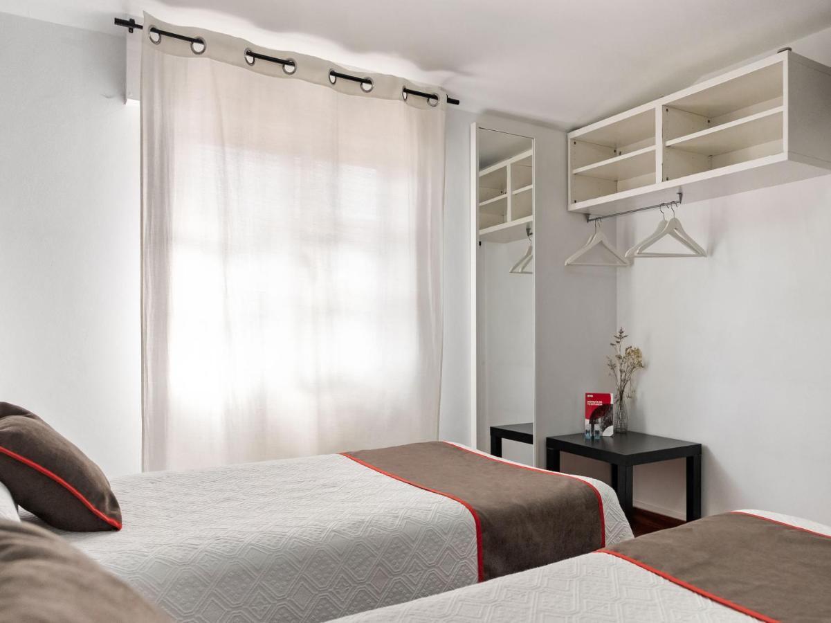Oyo Hospedaje La Tita Santiago de Compostela Ngoại thất bức ảnh