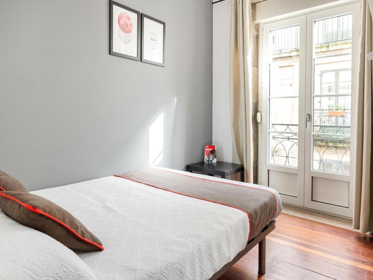 Oyo Hospedaje La Tita Santiago de Compostela Ngoại thất bức ảnh