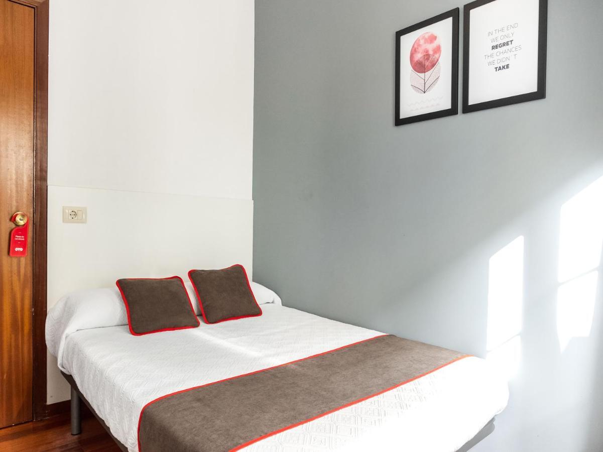 Oyo Hospedaje La Tita Santiago de Compostela Ngoại thất bức ảnh