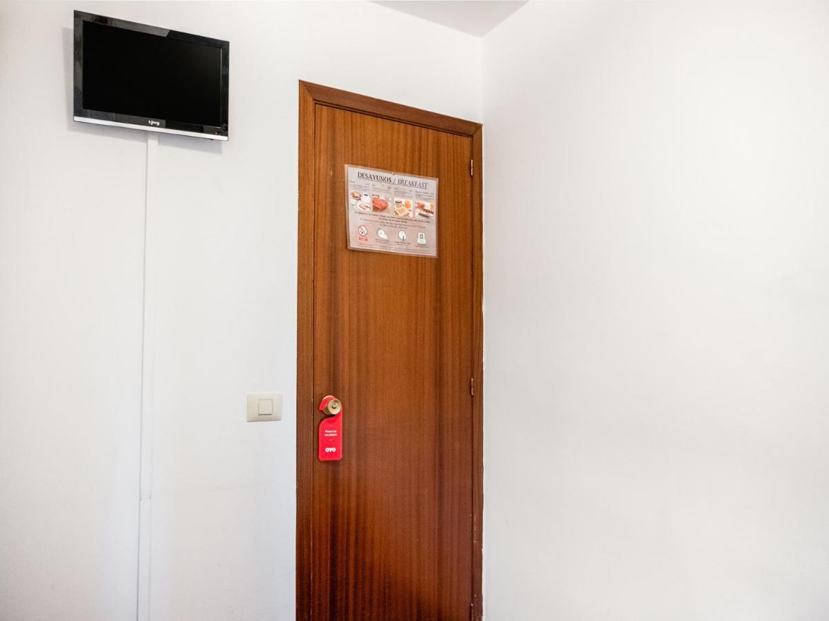 Oyo Hospedaje La Tita Santiago de Compostela Ngoại thất bức ảnh