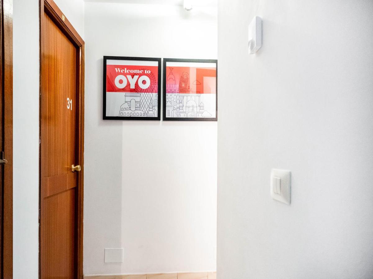 Oyo Hospedaje La Tita Santiago de Compostela Ngoại thất bức ảnh