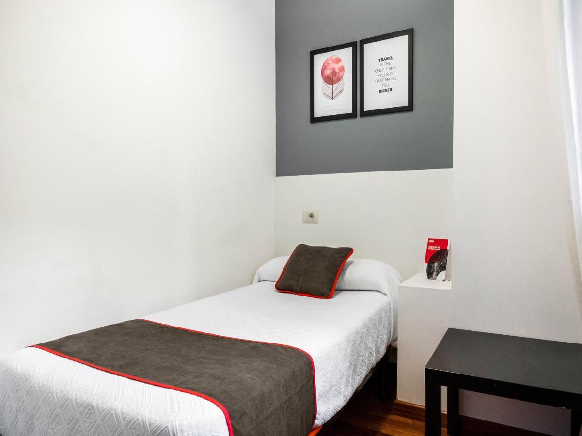 Oyo Hospedaje La Tita Santiago de Compostela Ngoại thất bức ảnh