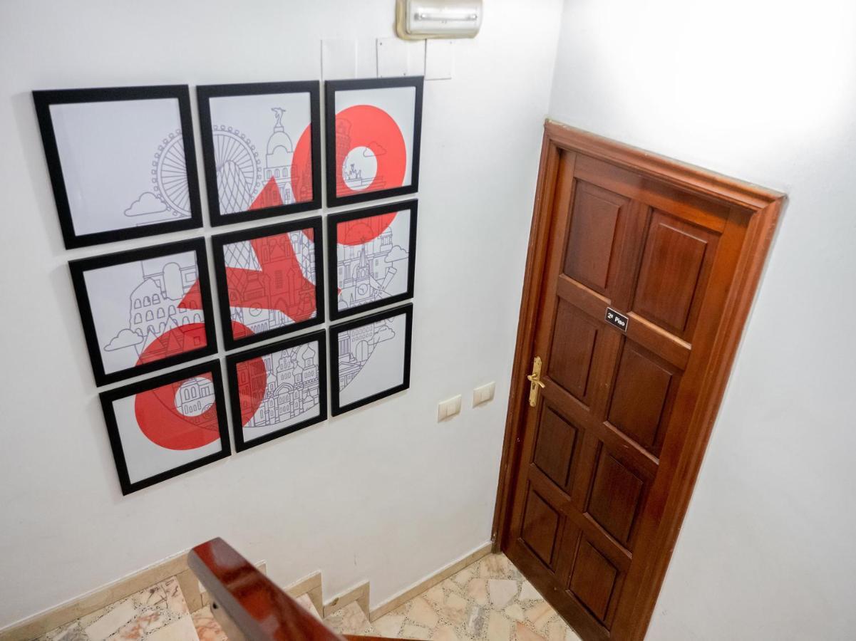 Oyo Hospedaje La Tita Santiago de Compostela Ngoại thất bức ảnh